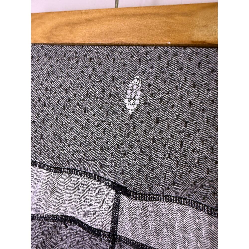 Free People Movement Gray Textured High Rise  Leggings Women’s Medium - Picture 3 of 5